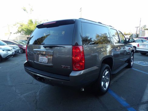 Used 2012 GMC Yukon XL SLT w/ SLT-2 Equipment Package image 3