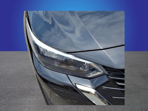Used 2025 Nissan Sentra SV FWD image 3