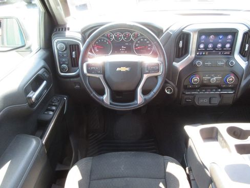 Used 2021 Chevrolet Silverado 1500 LT AWD/4WD image 16