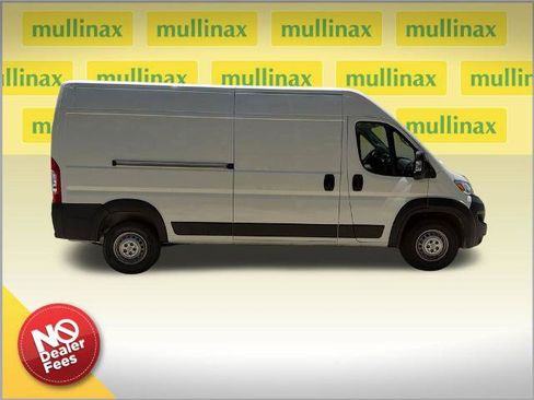 Used 2025 RAM ProMaster 2500 w/ Convenience Group FWD image 2