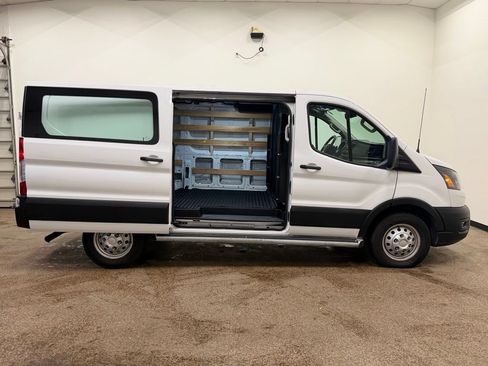 Used 2024 Ford Transit 250 Low Roof AWD w/ Exterior Upgrade Package image 10