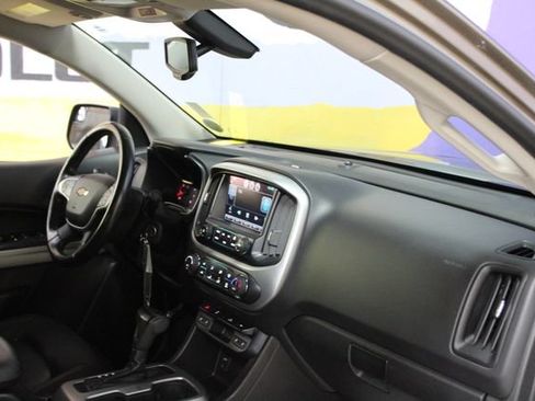 Used 2015 Chevrolet Colorado LT AWD/4WD image 12