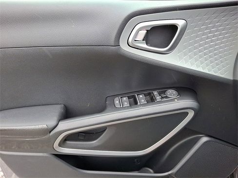 New 2025 Kia Soul LX w/ LX Technology Package image 8