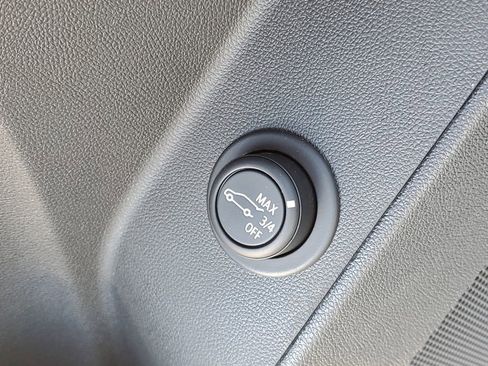 Certified 2023 Chevrolet Equinox RS w/ RS Leather Package image 28