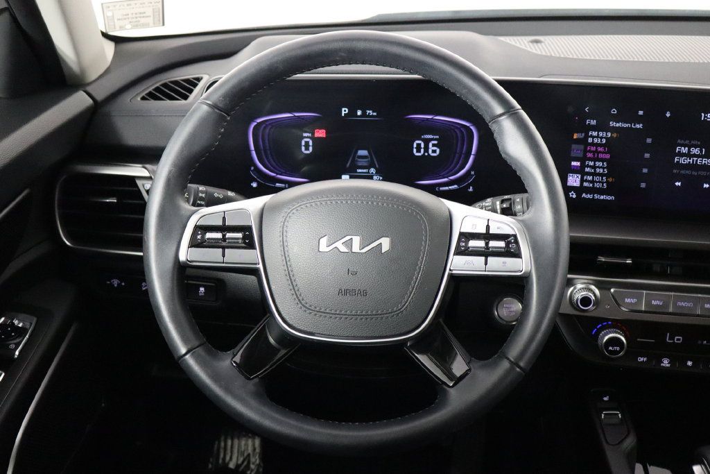 Used 2025 Kia Telluride S FWD image 7