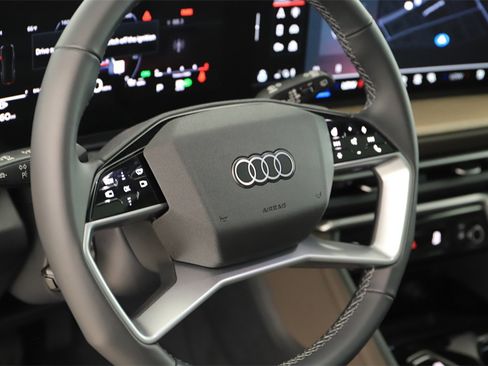 New 2025 Audi Q5 2.0T Premium Plus image 16