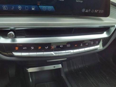 New 2025 Cadillac Lyriq Luxury image 32