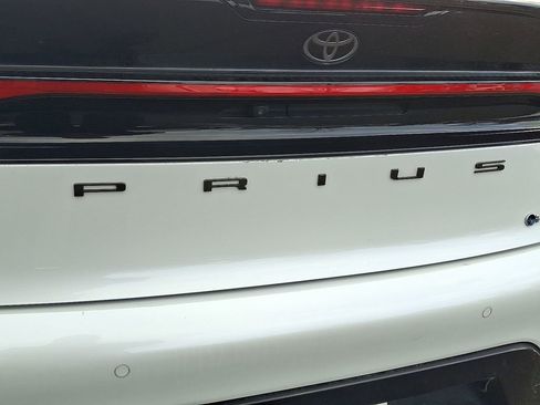 Used 2024 Toyota Prius XLE image 29