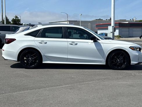 Used 2025 Honda Civic Sport image 3