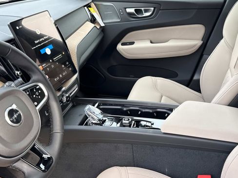 New 2026 Volvo XC60 B5 Plus w/ Climate Package image 19