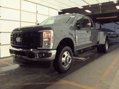 Certified 2025 Ford F350 XL w/ 360-Degree Camera Package AWD/4WD image 2