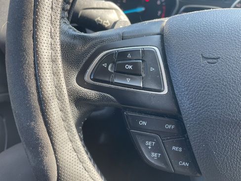 Used 2018 Ford Escape SE w/ SE Sport Appearance Package image 10