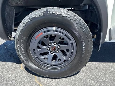 Used 2026 Nissan Frontier PRO-4X AWD/4WD image 9