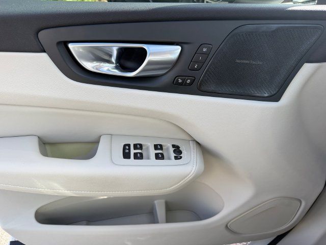Used 2024 Volvo XC60 B5 Plus w/ Protection Package AWD/4WD image 32
