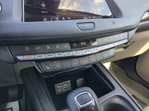 Used 2019 Cadillac XT4 Premium Luxury image 25
