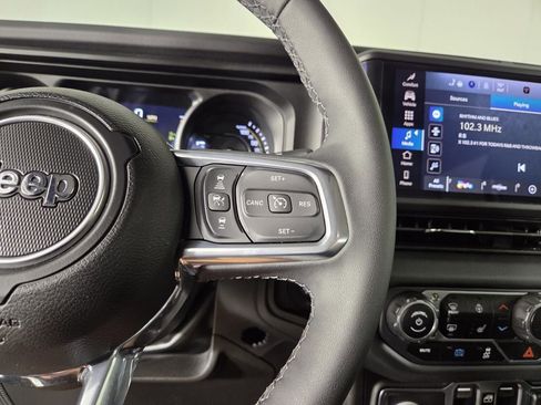 Certified 2025 Jeep Wrangler Sahara image 20