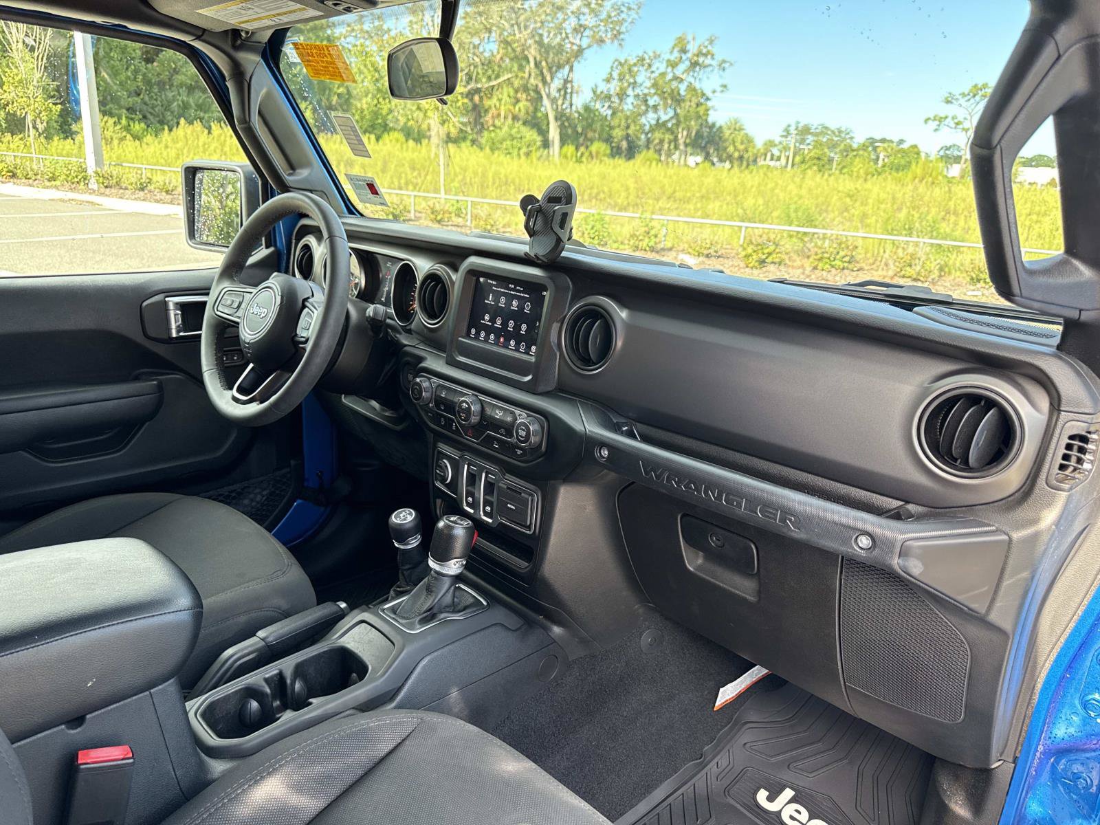 Used 2023 Jeep Wrangler Sport AWD/4WD image 12
