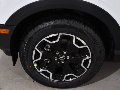 New 2026 Ford Bronco Sport Outer Banks w/ Outer Banks Tech Package+ AWD/4WD image 23