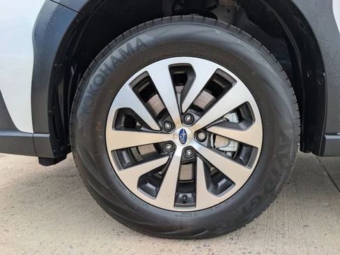 Certified 2025 Subaru Outback Premium w/ Popular Package #1A AWD/4WD image 12