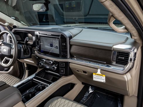 Used 2026 Ford F250 Platinum AWD/4WD image 18