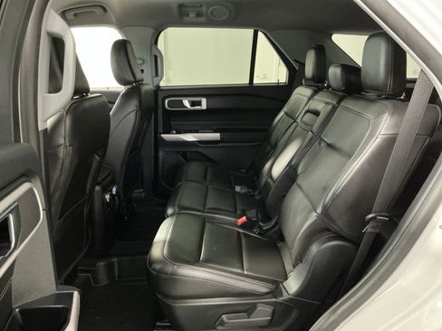 Used 2022 Ford Explorer XLT w/ Equipment Group 202A image 23