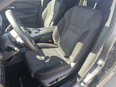 Used 2024 Nissan Rogue SV image 6