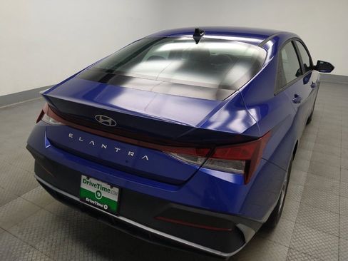 Used 2024 Hyundai Elantra SE FWD image 7