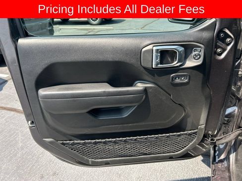 Used 2024 Jeep Wrangler Unlimited Sport AWD/4WD image 3