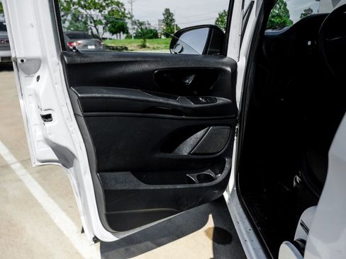 Used 2018 Mercedes-Benz Metris image 33