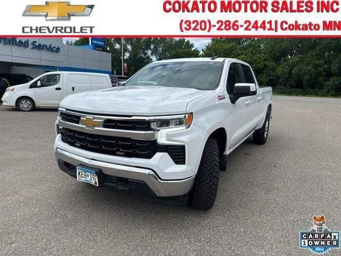 Used 2023 Chevrolet Silverado 1500 LT w/ Z71 Off-Road Package AWD/4WD image 3