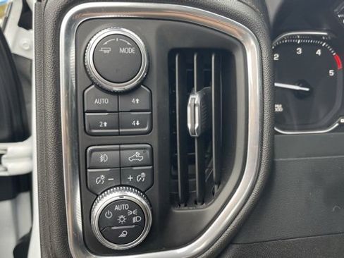 Used 2022 GMC Sierra 2500 AT4 image 13