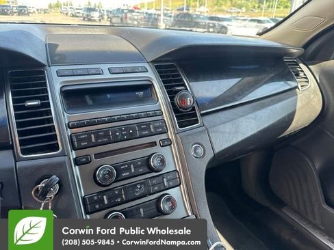 Used 2010 Ford Taurus Limited FWD image 9