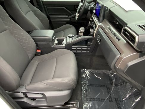 Certified 2024 Toyota Tacoma SR5 image 10