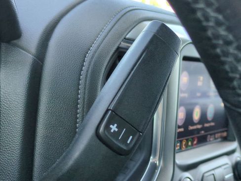 Used 2020 Chevrolet Silverado 2500 LTZ w/ LTZ Premium Package image 33