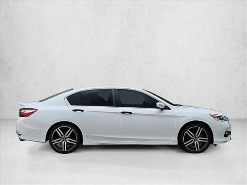 Used 2016 Honda Accord Sport image 4