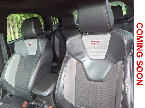 Used 2018 Ford Focus ST w/ Equipment Group 401A FWD image 13
