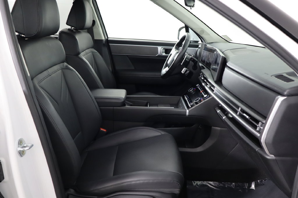 Used 2026 Hyundai Santa Fe SEL FWD image 19