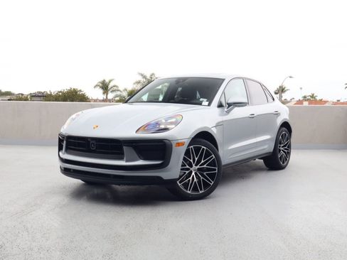 New 2026 Porsche Macan AWD/4WD image 1