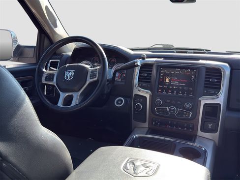 Used 2018 RAM 2500 Laramie image 11