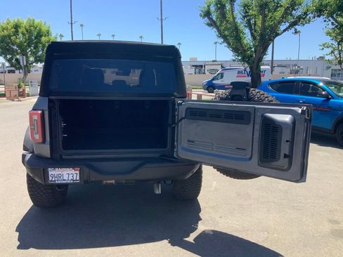 Used 2023 Ford Bronco Badlands w/ Sasquatch Package AWD/4WD image 7