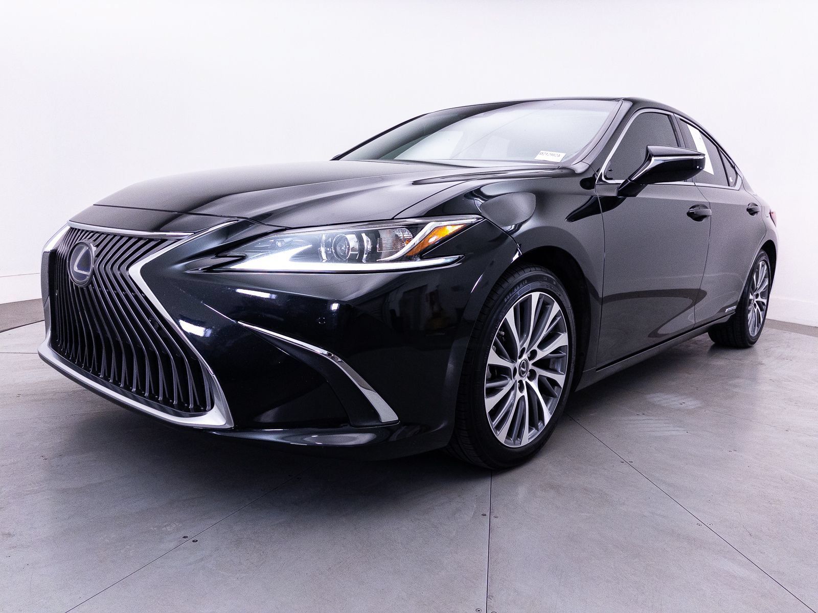 Used 2020 Lexus ES 300h w/ Premium Package FWD image 16