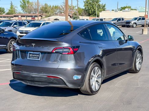 Used 2021 Tesla Model Y Long Range image 4