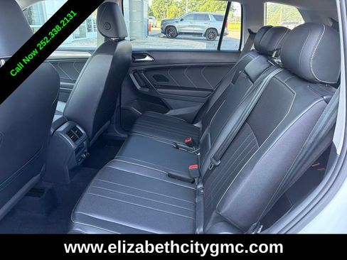 Used 2023 Volkswagen Tiguan SE FWD image 9