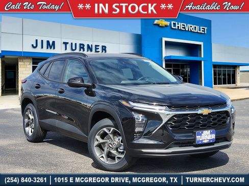 New 2026 Chevrolet Trax LT w/ Sunroof Package FWD image 1
