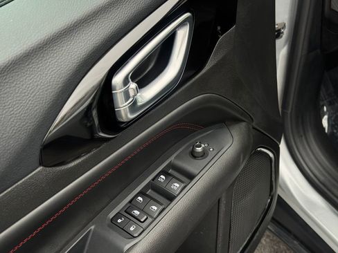 Used 2025 Jeep Compass Trailhawk AWD/4WD image 19