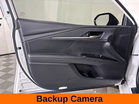 Used 2025 Toyota Camry XSE FWD image 11