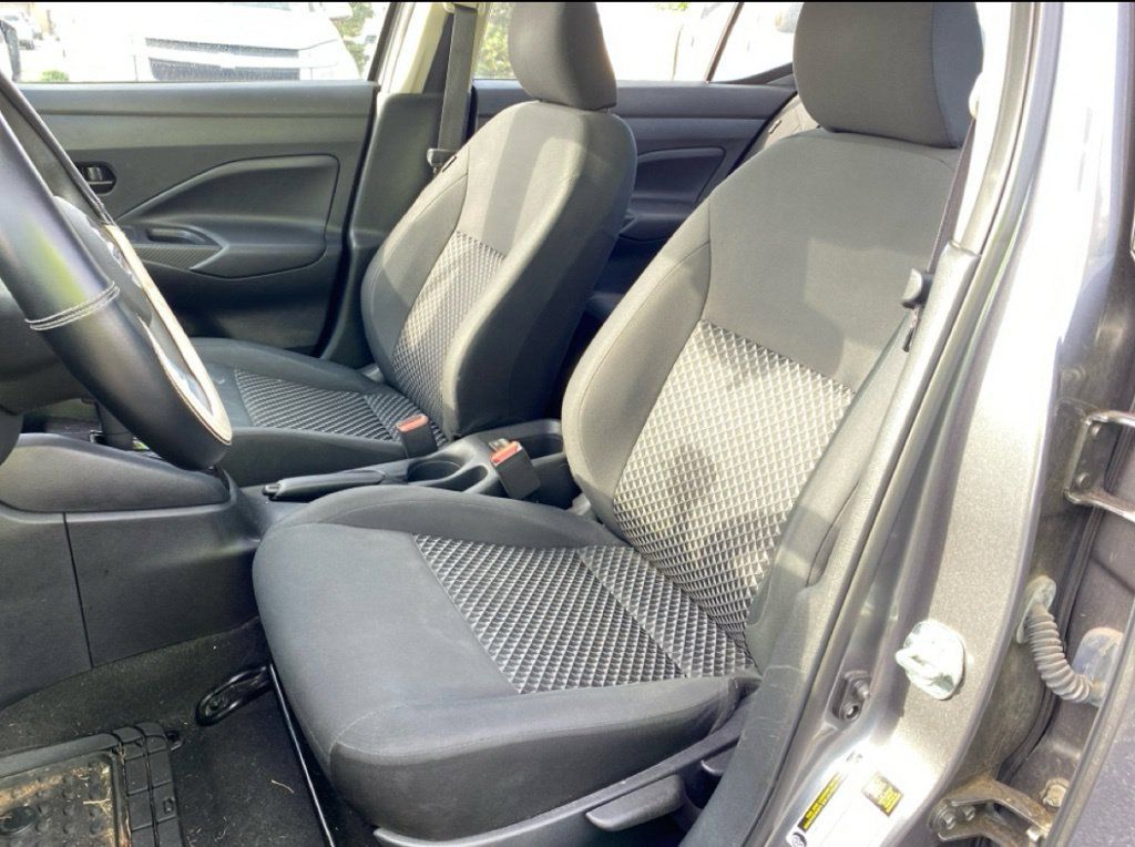Used 2021 Nissan Versa S FWD image 4