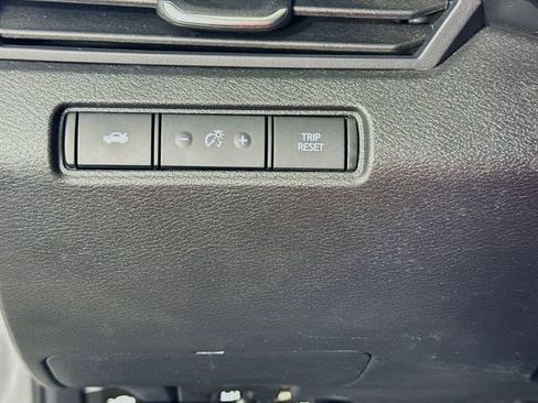 Used 2025 Nissan Altima 2.5 SV image 10