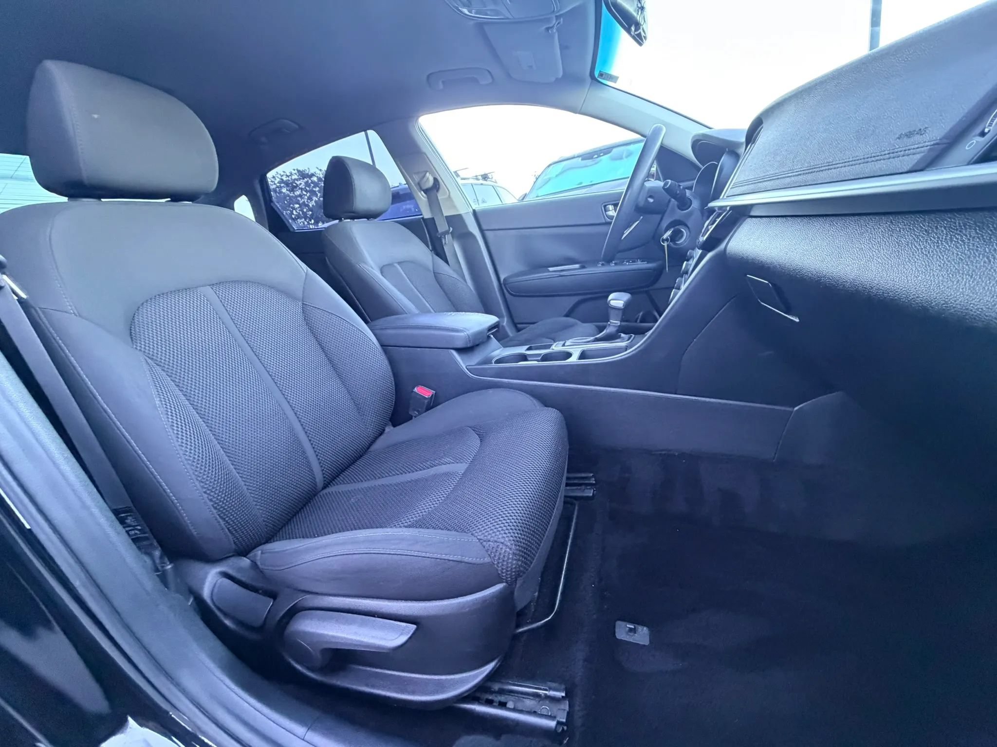 Used 2020 Kia Optima LX FWD image 23