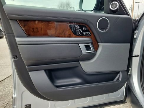 Used 2020 Land Rover Range Rover HSE image 19